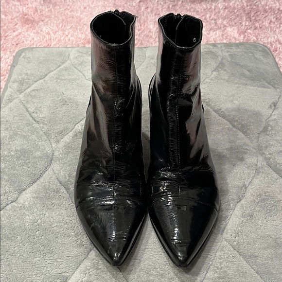 Robert Clergerie Paris. Patent Leather Black Ankle Boots - Picture 1 of 7